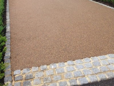 Resin Driveway With Cobblestone Border